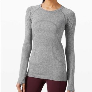 Size 4 Lululemon swiftly tech long sleeve